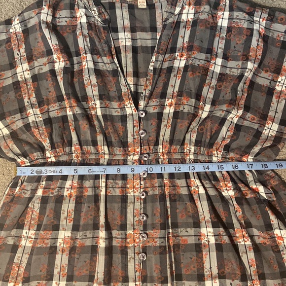 Women’s top - Picture 4 of 4